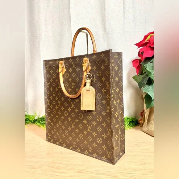 LUXURY LOUIS VUITTON SAC PLAT 
✅AUTHENTIC - Picture 5 of 13